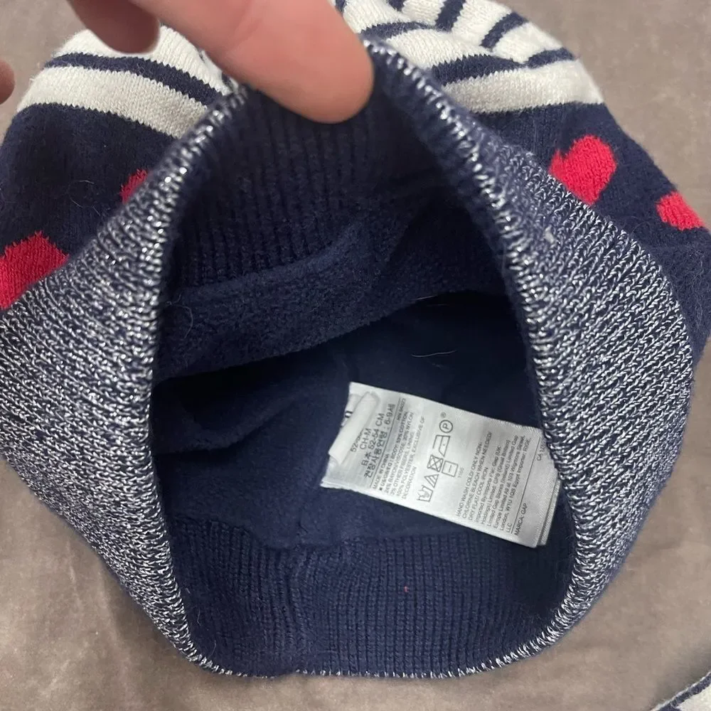 🌱 Gap Kids hat and scarf